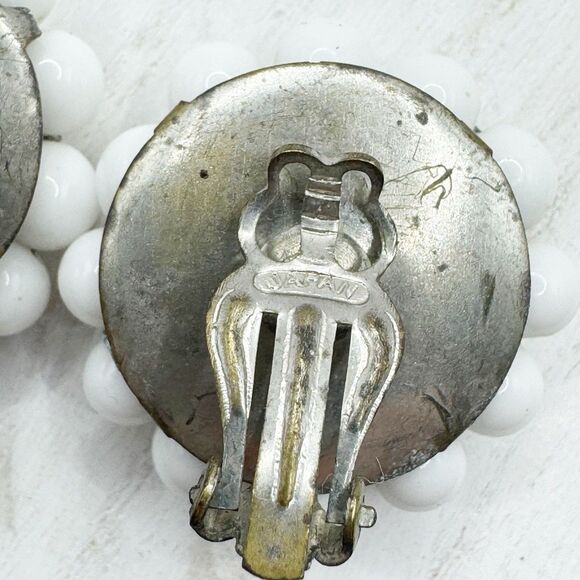 Vintage Japan White Milk Glass Bead Cluster Stud Clip On Earrings - Picture 8 of 9